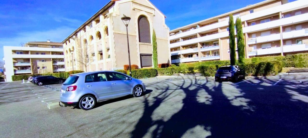Mambrillo Parking Netflix Disney Prime 亞維農 外观 照片